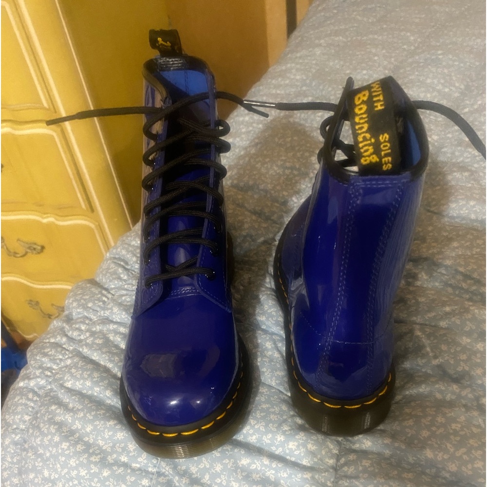 NEW Dr Martens Air Wair Combat Boots